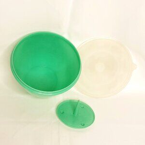 Tupperware Lettuce Keeper Salad Crisp-It Container w Domed Lid Spike 1424